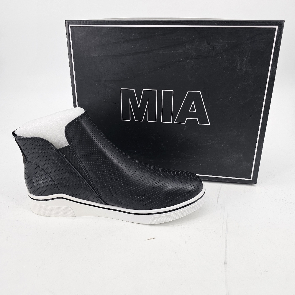 Mia Adel Black perforated hi Top sneaker Women's Size 8.5M